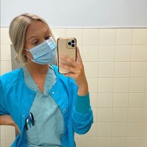 Meet your Posher, Camille